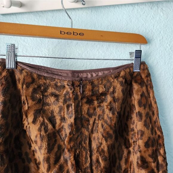 Dana B and Karen faux fur animal print  mini skirt - Picture 3 of 8